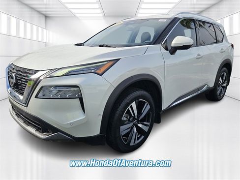 Used 2022 Nissan Rogue SL w/ SL Premium Package image 4