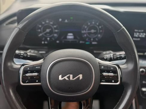 Used 2023 Kia Carnival SX Prestige FWD image 13
