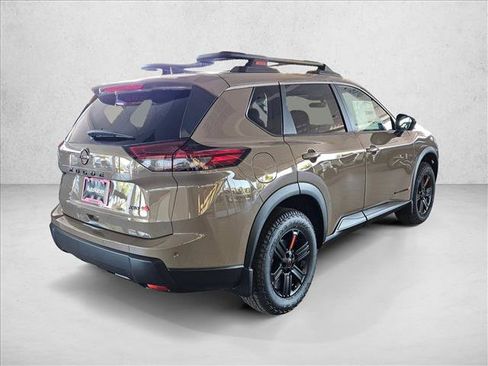 Used 2026 Nissan Rogue SV AWD/4WD image 2