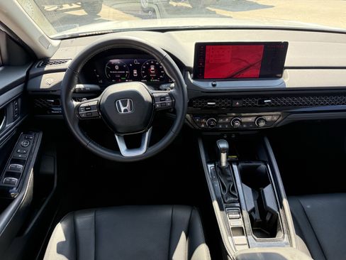 Used 2023 Honda Accord Touring image 14