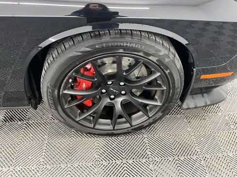 Used 2016 Dodge Challenger SRT Hellcat image 27