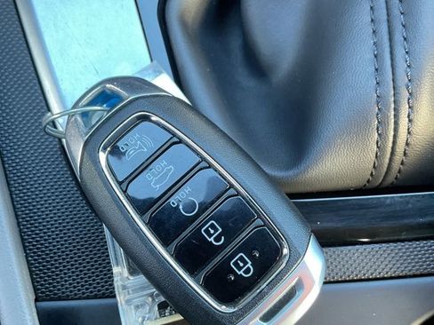 Used 2023 Hyundai Elantra SEL w/ Preferred Accessory Package image 20