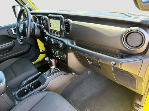 Used 2023 Jeep Wrangler Unlimited w/ Sun & Screen Package AWD/4WD image 33