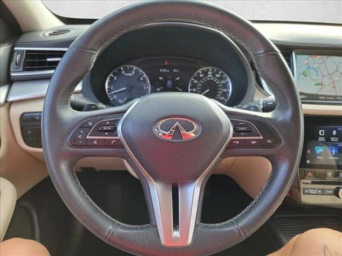 Used 2019 INFINITI QX50 Essential FWD image 16