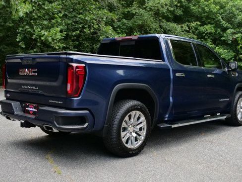 Used 2022 GMC Sierra 1500 Denali w/ Driver Alert Package II AWD/4WD image 9