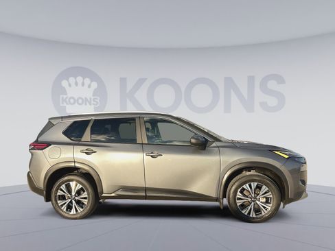 Used 2023 Nissan Rogue SV w/ SV Premium B Package image 8