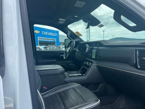 Used 2024 GMC Sierra 2500 AT4X AWD/4WD image 10