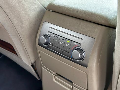 Used 2011 Toyota Highlander 2WD w/ Tech Pkg image 44