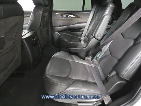 Used 2018 Cadillac Escalade Platinum AWD/4WD image 15
