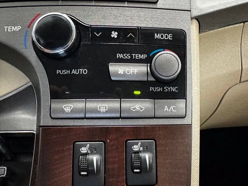 Used 2010 Toyota Venza FWD image 18