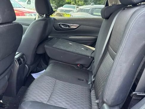 Used 2017 Nissan Rogue SV AWD/4WD image 10