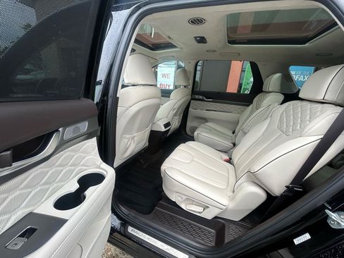Used 2020 Hyundai Palisade Limited w/ Winter Weather Package AWD/4WD image 16