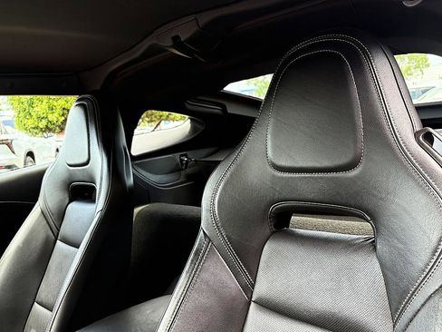 Used 2019 Chevrolet Corvette Stingray Coupe w/ 1LT RWD image 15