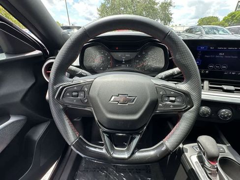 Used 2024 Chevrolet Trax RS FWD image 23