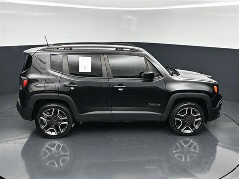 Used 2020 Jeep Renegade Latitude w/ Cold Weather Group AWD/4WD image 22