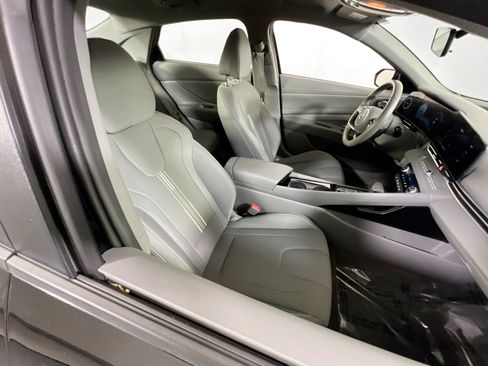 Used 2023 Hyundai Elantra SEL w/ Convenience Package FWD image 27