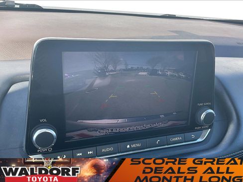 Used 2022 Nissan Rogue SV image 26