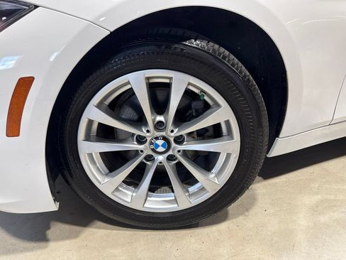 Used 2016 BMW 320i xDrive Sedan AWD/4WD image 2