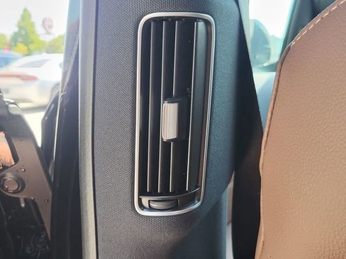 Used 2025 Mercedes-Benz GLS 450 4MATIC image 37