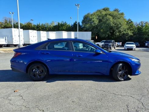 Used 2023 Hyundai Elantra SEL image 3
