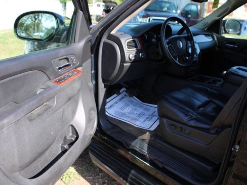 Used 2011 Chevrolet Suburban LT AWD/4WD image 13
