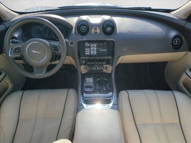 Used 2014 Jaguar XJ L Portfolio RWD image 19