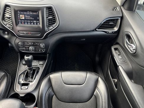 Used 2020 Jeep Cherokee Latitude Plus image 29