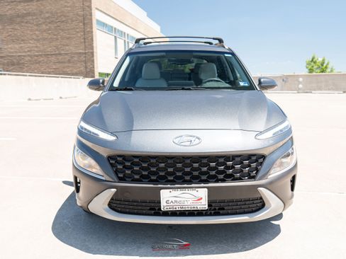 Used 2022 Hyundai Kona SEL AWD/4WD image 2