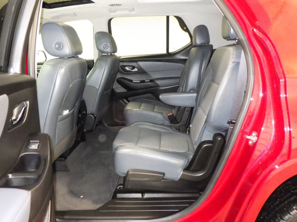 Used 2020 Chevrolet Traverse Premier w/ LPO, Cargo Package AWD/4WD image 7