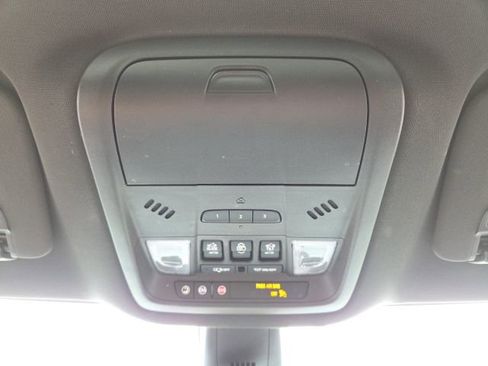 Used 2024 Buick Enclave Essence w/ Experience Buick Package image 18