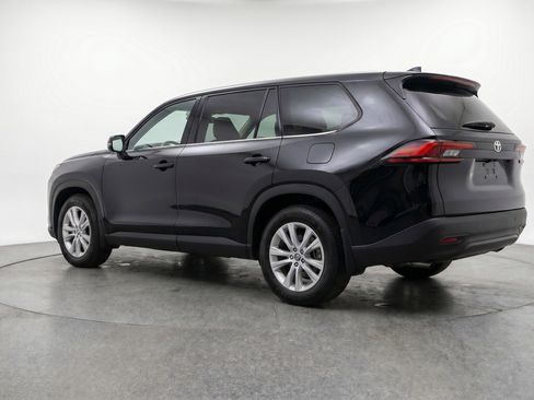 Used 2025 Toyota Grand Highlander FWD image 6