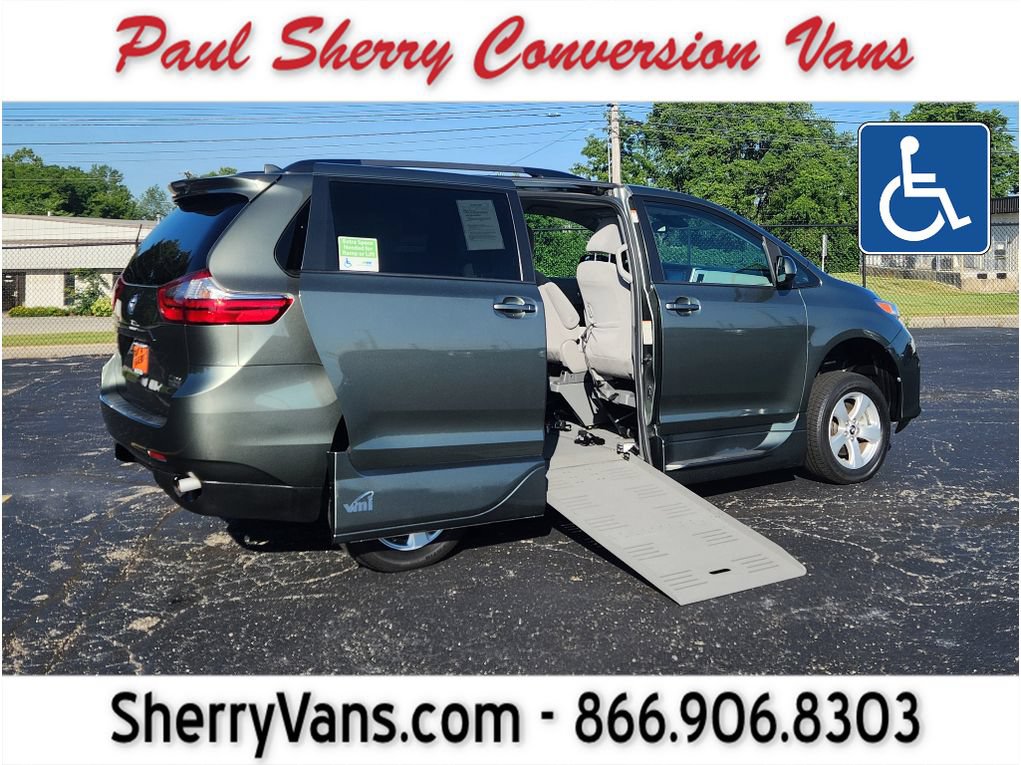 Used 2020 Toyota Sienna LE FWD image 1