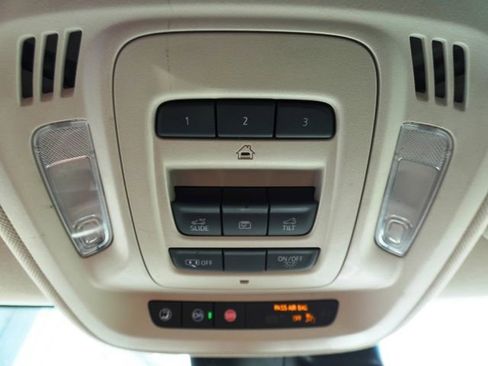 Used 2022 Buick Envision Avenir w/ Technology Package II image 25