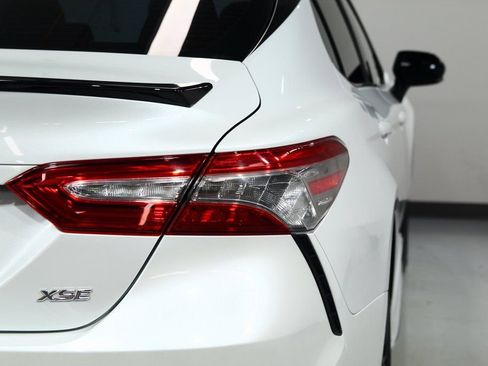 Used 2019 Toyota Camry XSE image 13
