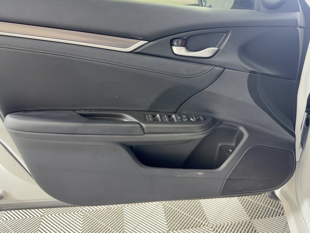 Certified 2019 Honda Civic Touring image 14