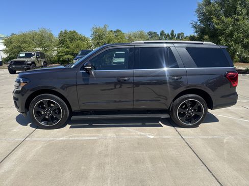Used 2023 Ford Expedition Limited RWD image 6