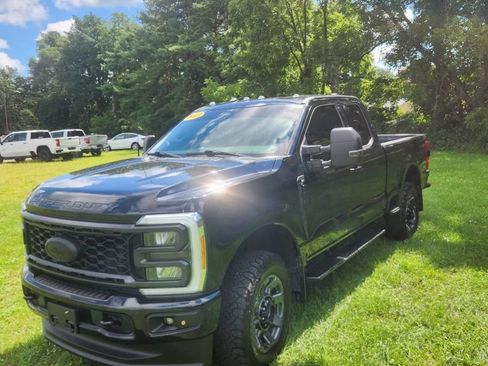 Used 2023 Ford F250 XLT w/ XLT Premium Package AWD/4WD image 1