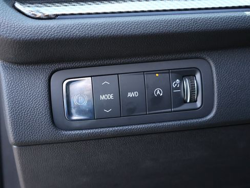 Used 2025 Chevrolet Traverse High Country w/ LPO, Floor Liner Package AWD/4WD image 14