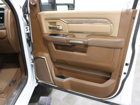 Used 2024 RAM 2500 Limited AWD/4WD image 29