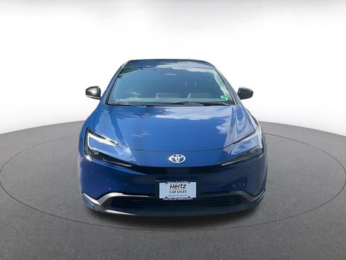 Used 2025 Toyota Prius LE FWD image 4
