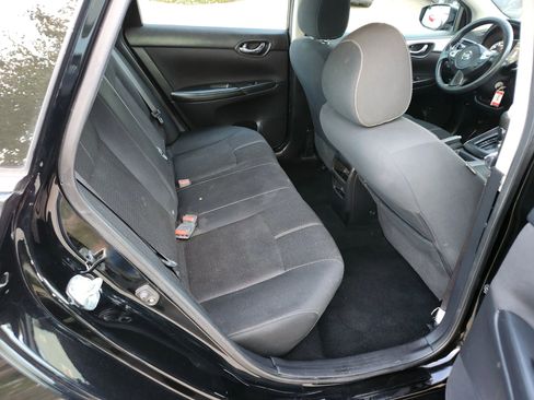 Used 2018 Nissan Sentra S image 40