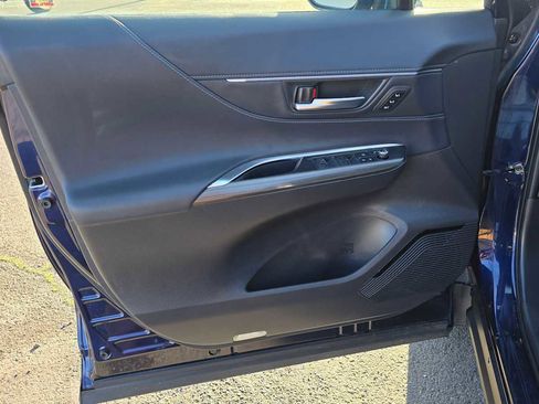 Used 2021 Toyota Venza XLE w/ Softex Package image 23