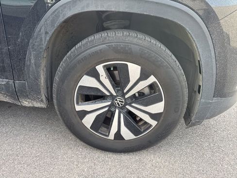 Used 2024 Volkswagen Atlas Cross Sport SE image 3