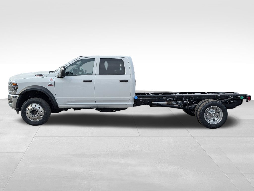New 2026 RAM 5500 Tradesman w/ Chrome Appearance Group AWD/4WD image 3