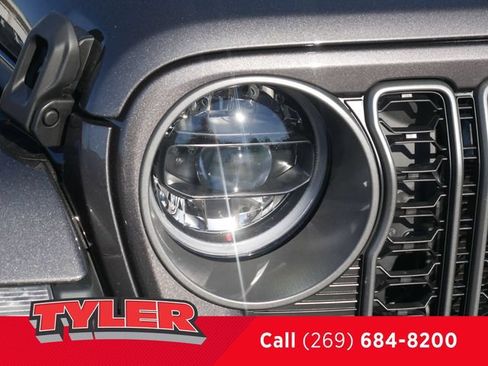 New 2026 Jeep Gladiator Sport AWD/4WD image 10