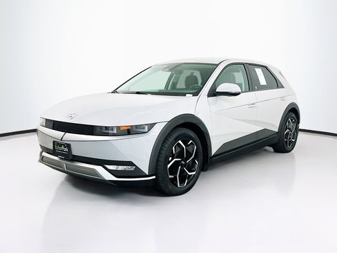 Used 2024 Hyundai Ioniq 5 SEL image 3