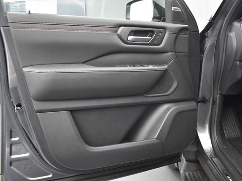 New 2025 Nissan Armada SL w/ Convenience Package image 29