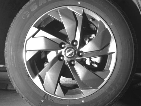 Used 2025 Nissan Rogue SV AWD/4WD image 13