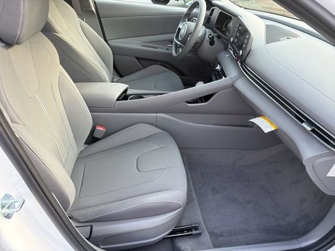 New 2026 Hyundai Elantra Hybrid FWD image 15