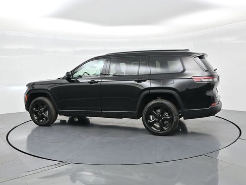 New 2025 Jeep Grand Cherokee L Limited w/ Black Appearance Package image 9